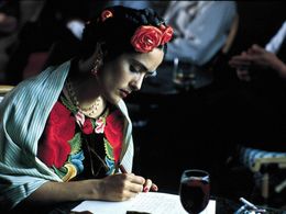 Ve stylu Fridy Kahlo: Jak mexická malířka ovlivnila trendy, po kterých toužíme právě teď?
