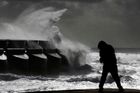 Bouře v západní Evropě zabila nejméně 13 lidí