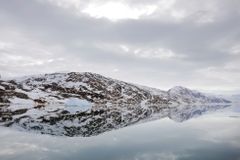 Grónský led taje sedmkrát rychleji než v 90. letech. Záplavy hrozí stamilionům lidí