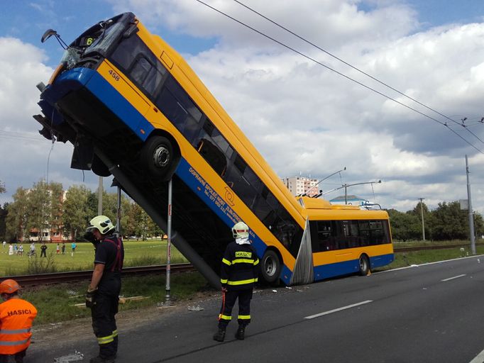 Nehoda trolejbusu v Otrokovicích.