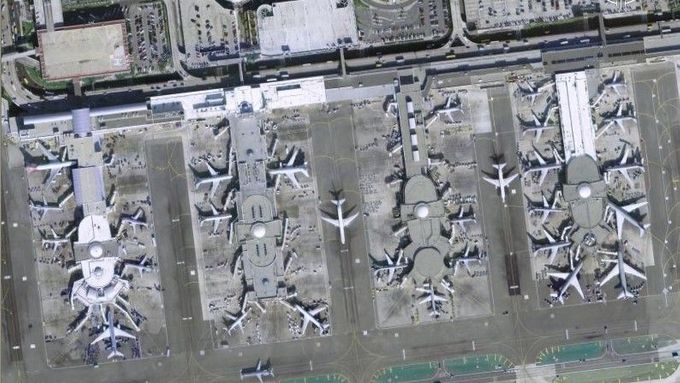 Google Maps: ruch na letišti v Los Angeles