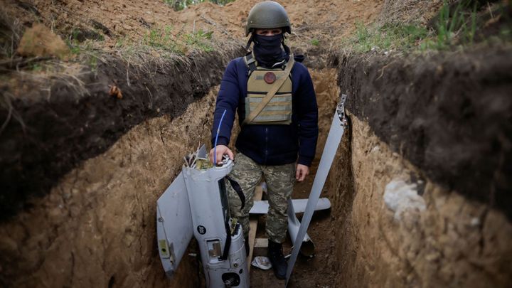 Krvácení v zákopech a moře bahna. U Bachmutu se bojuje jako za první světové války; Zdroj foto: Reuters
