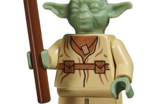 V roce 2002 se objevuje figurka mistra Yody z Hvězdných válek. Je to první postavička s krátkýma nohama.