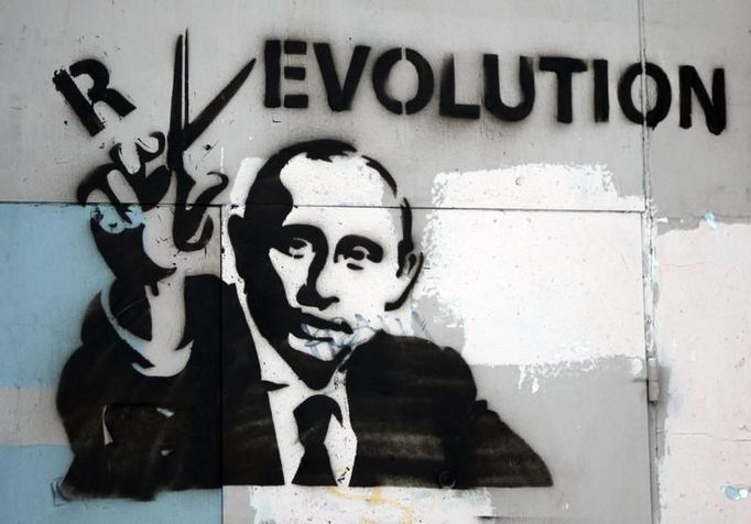 Grafitti zobrazující tehdejšího ruského premiéra a prezidentského kandidáta Vladimíra Putina v Moskvě, 3. března 2012.