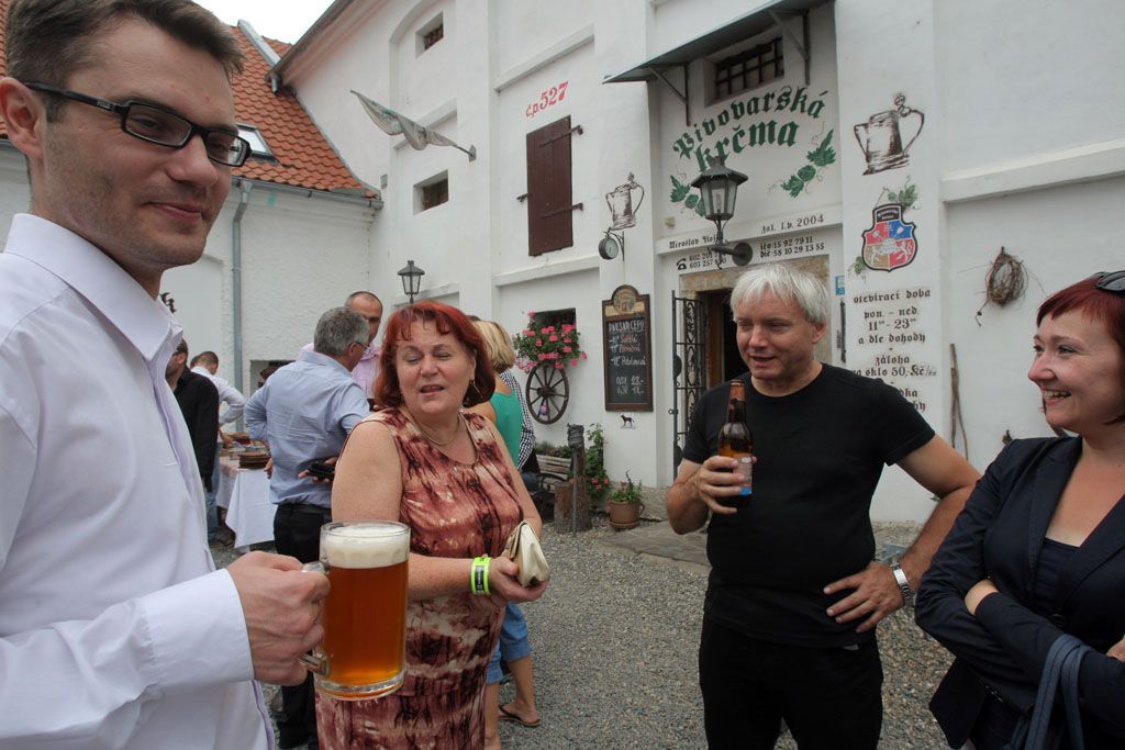TOP a Starostové v Hostivici zahájili kampaň