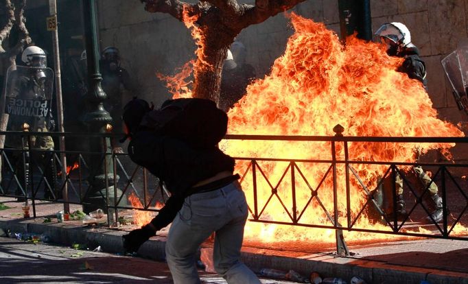 Řecko - protesty na náměstí Syntagma 2