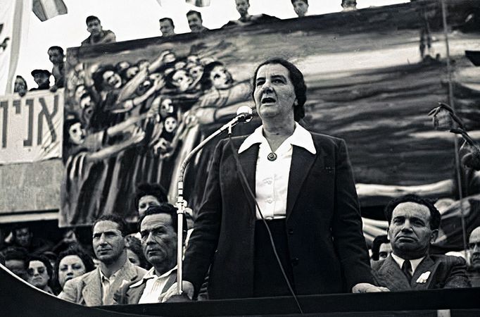 Golda Meir v Haifě, rok 1947