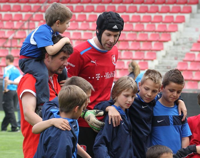 Trénink české reprezentace před utkáním s Itálií (Petr Čech)