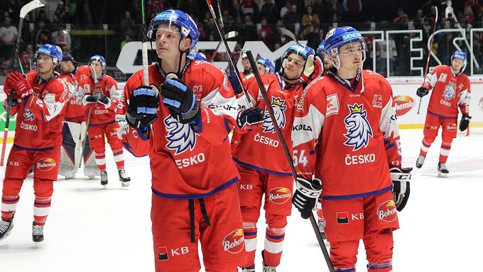 Čeští hokejisté oslavili další vítězství