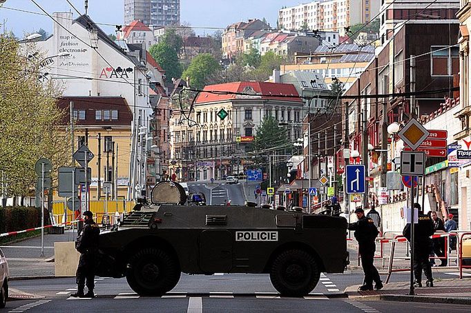 V Ústí nad Labem čekala na extremisty asi tisícovka policistů z celé republiky.