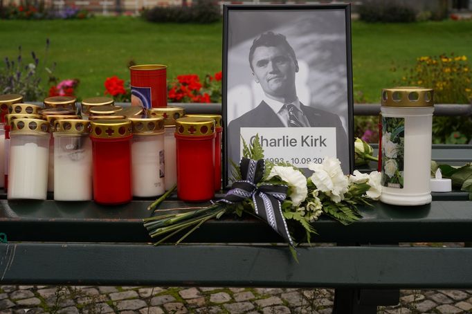 Vražda aktivisty Charlieho Kirka otřásla Spojenými státy. Americký prezident Donald Trump požaduje pro pachatele trest smrti.