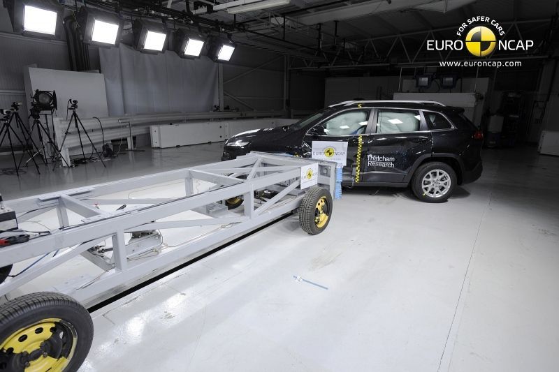 Crash test Jeep Cherokee