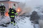 Na Šumpersku hoří dřevovýroba, zasahuje 13 cisteren