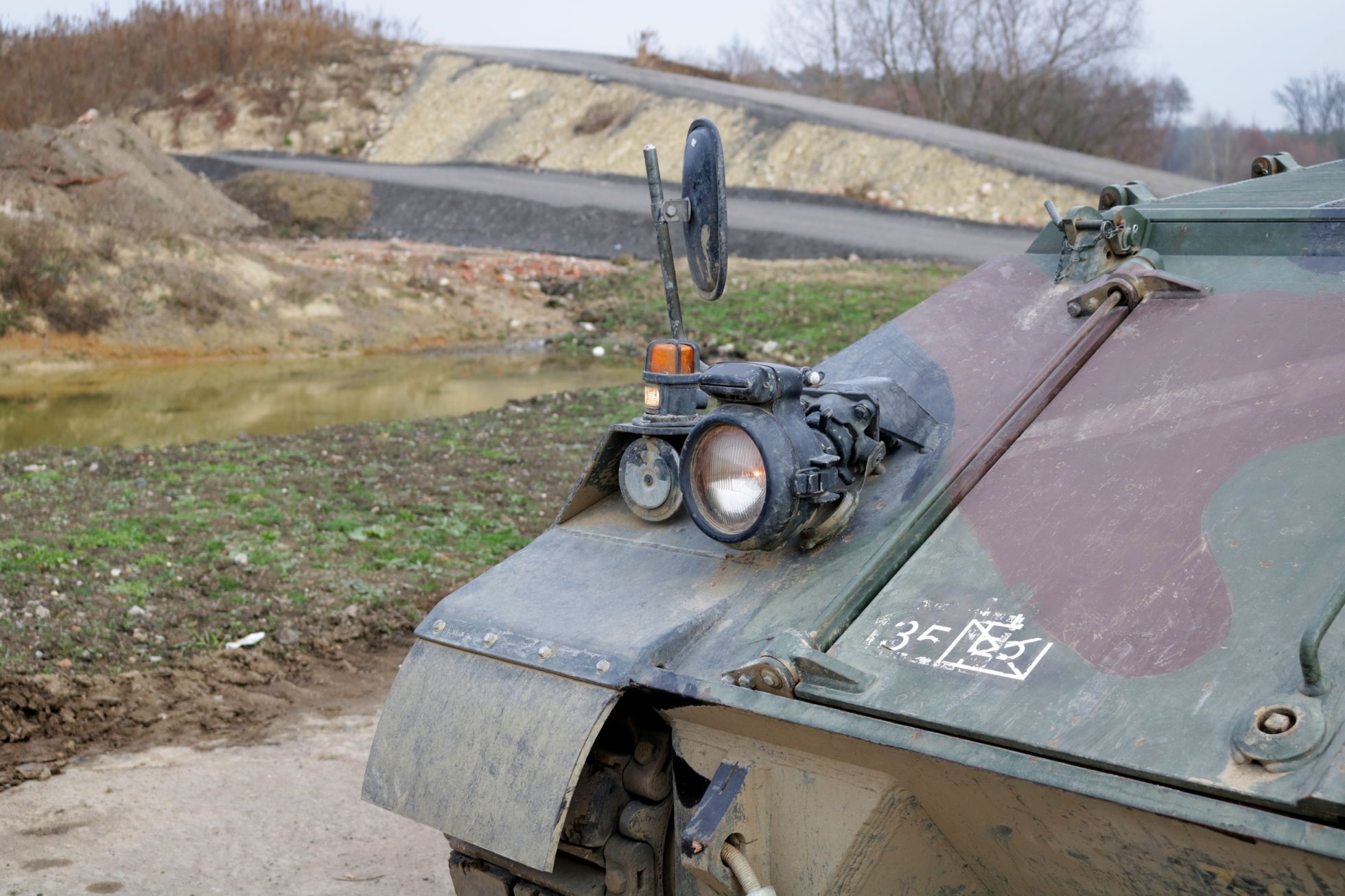 Obrněný pásový transporter Saurer 4K 4FA