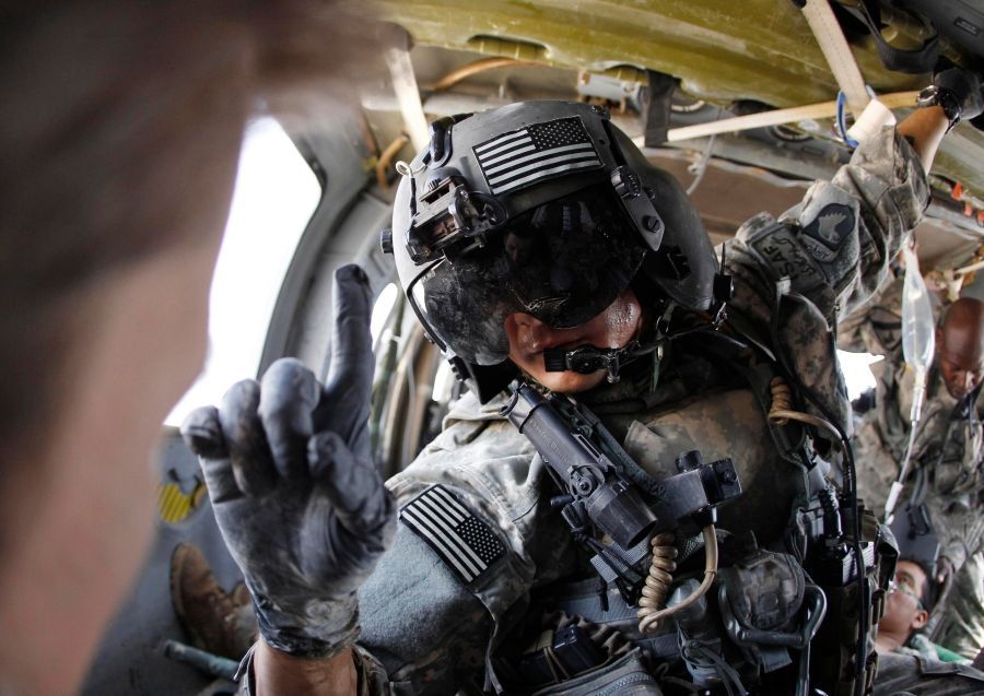 Nahlédněte mezi ostré hochy na základně U.S. Air Force v Kandaháru