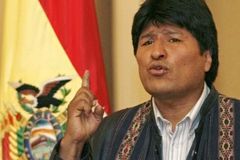 Bolívie si "posvítí" i na těžařské firmy