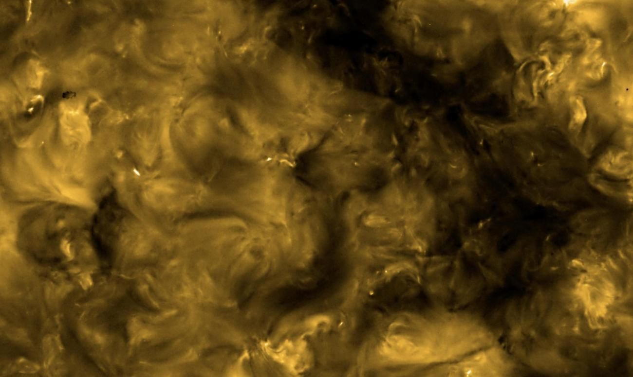 sonda solar orbiter snímky slunce erupce táborové ohně