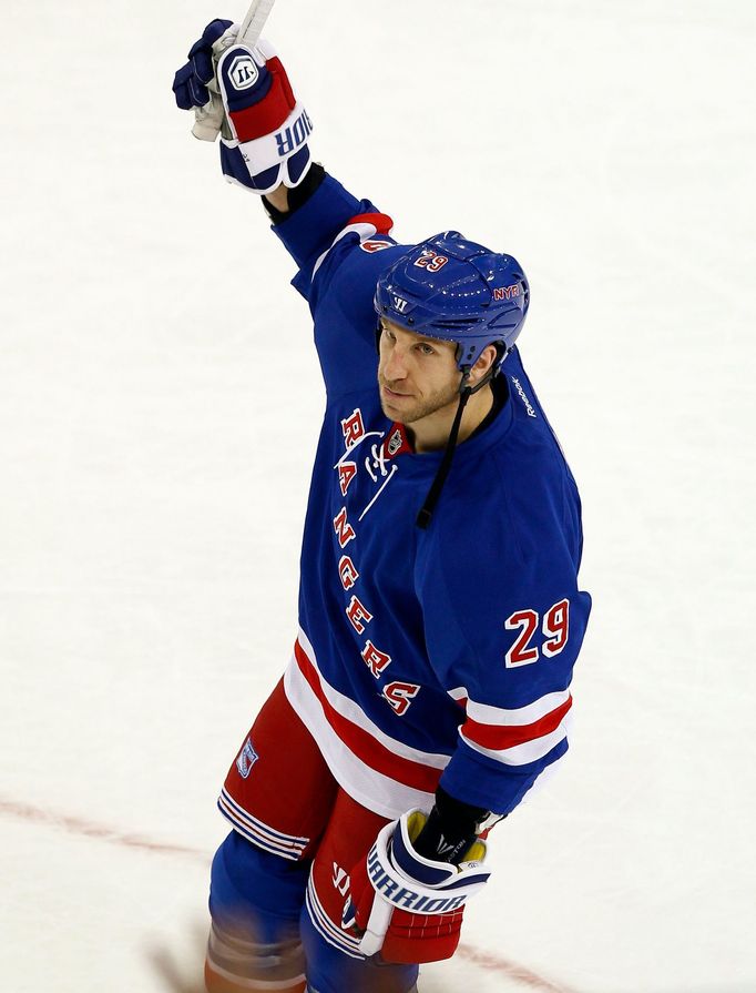 Ryan Clowe se poprvé raduje v dresu Rangers