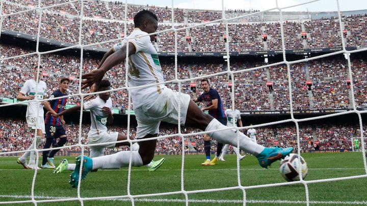 Fotbalisté Barcelony porazili Elche 3:0 a vedou španělskou ligu; Zdroj foto: Reuters