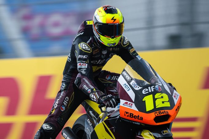 Filip Salač na motocyklu Moto2 v barvách ELF Marc VDS Racing Teamu během VC Maďarska 2025