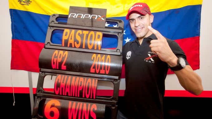 Venezuelský pilot Pastor Maldonado