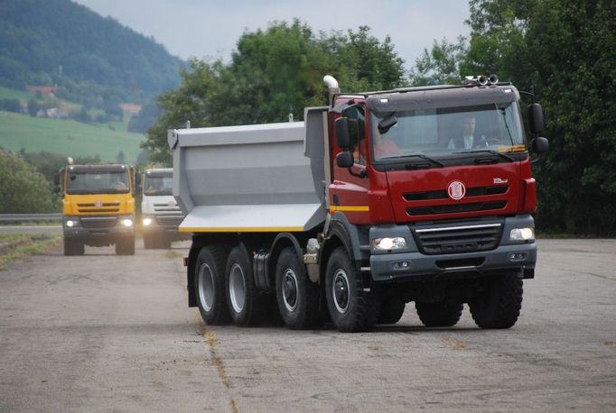 Na silnici může jet Phoniex maximálně 85 km/hod