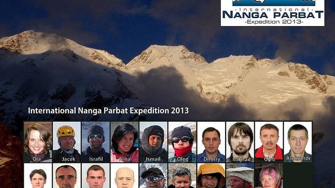 Členové mezinárodní horolezecké expedice Nanga Parbat 2013