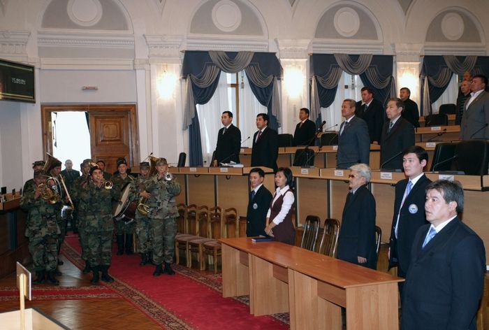 kyrgyzský parlament