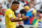 Živě: Mexiko osmifinálovou kletbu nezlomilo, hvězdný Neymar dotáhl Brazílii k výhře 2:0