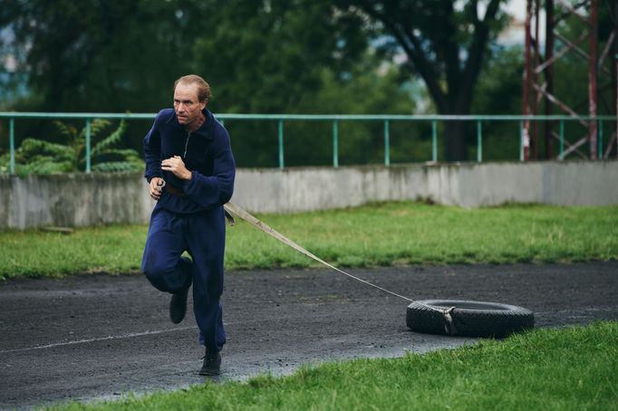 Václav Neužil jako Emil Zátopek.