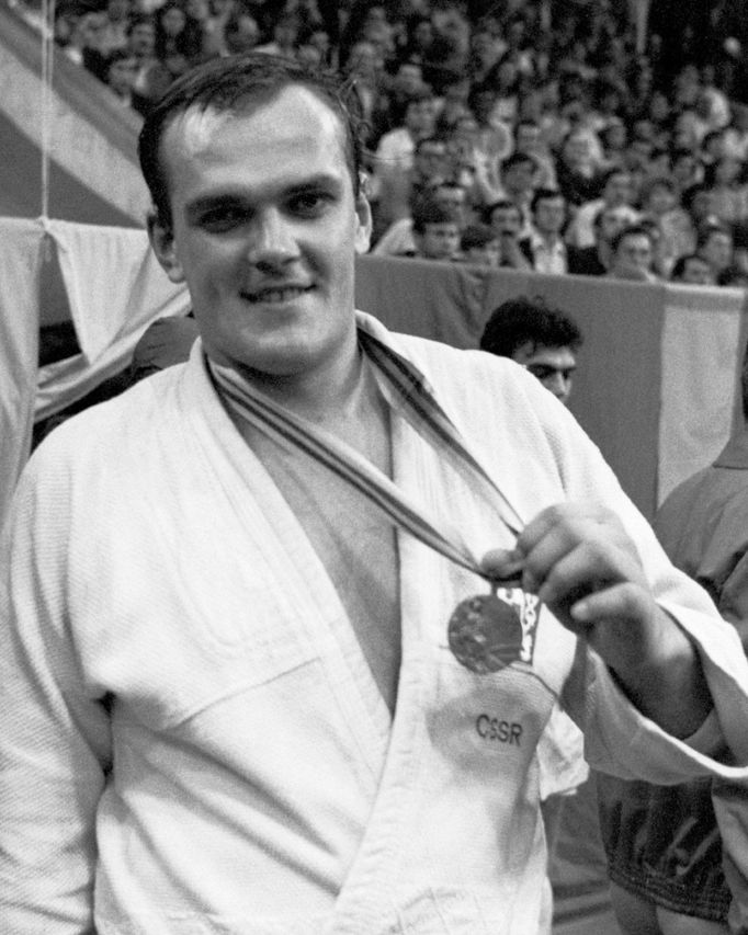 Judista Vladimír Kocman s bronzovou medailí na olympiádě v Moskvě roku 1980.