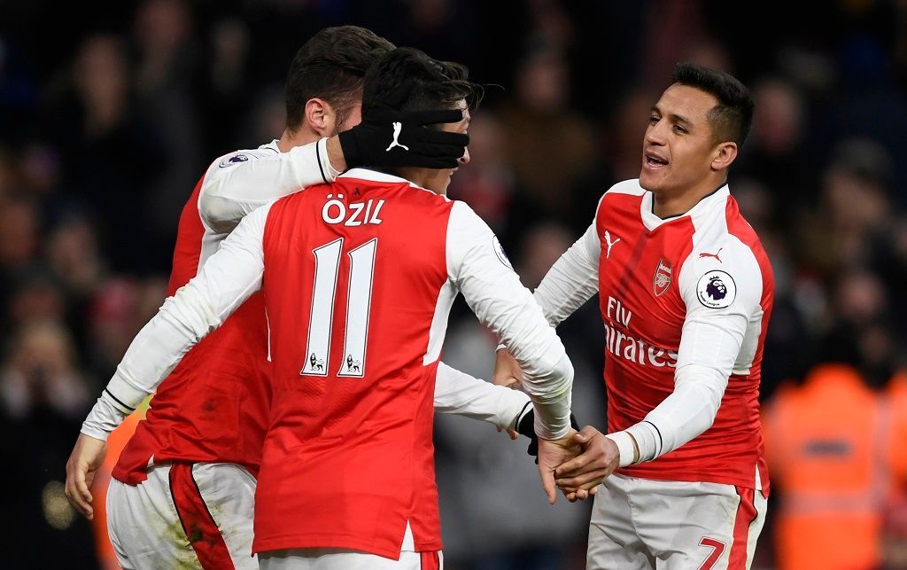 Radost fotbalistů Arsenalu (Alexis Sánchez)