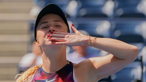 Polibek z  New Yorku, pláč i retro. Takové jsou nejhezčí fotky z US Open