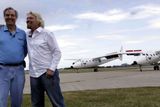 Branson projekt financuje, konstruktérem letadla je Burt Rutan (vlevo).