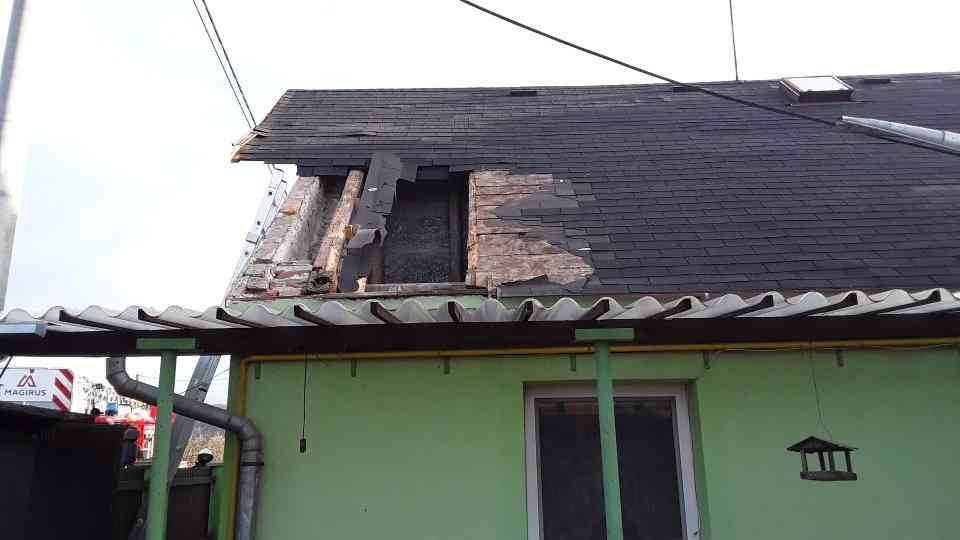 V Olomouckém kraji silný vítr poničil střechu
