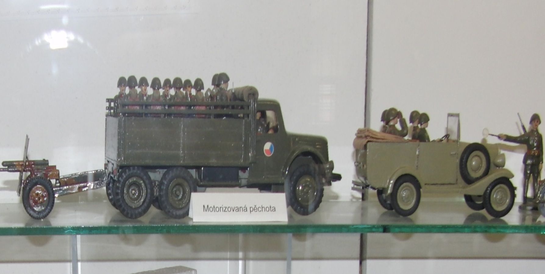 Vojáčci a modely vojenské techniky Lubora Šušlíka