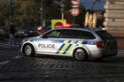 Před Úřadem vlády v Praze se zastřelil muž, zranění podlehl. Policie případ šetří