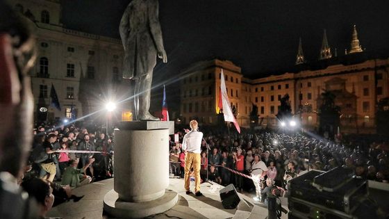 Projděte si, jak si Praha připomíná události z okupace v srpnu 1968, respektive o rok později během jejího prvního výročí.