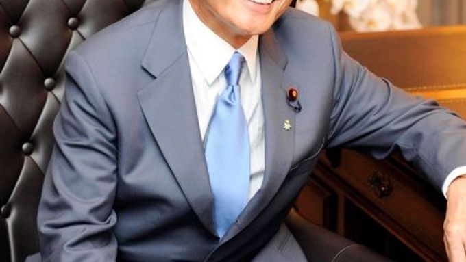 Taró Aso po svém zvolení