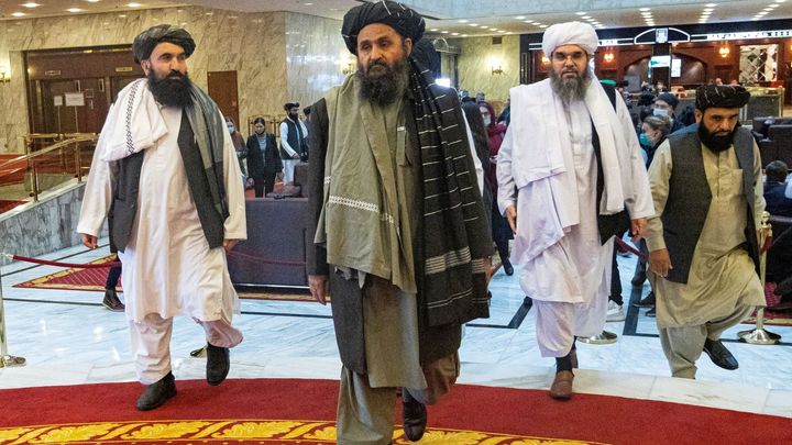 Noví vládci Afghánistánu. Lídr Tálibánu byl 8 let ve vězení, teď v Kábulu přebírá moc; Zdroj foto: Reuters