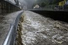 Byly to vlastně povodně dvě. Nejprve dosáhla 3. stupně povodňové aktivity řeka Kamenice, která teče skrz známé soutěsky...