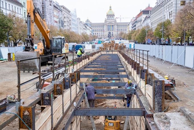 Rekonstrukce horní části Václavského náměstí v Praze spojená s výstavbou tramvajové trati, 7. listopadu 2024.