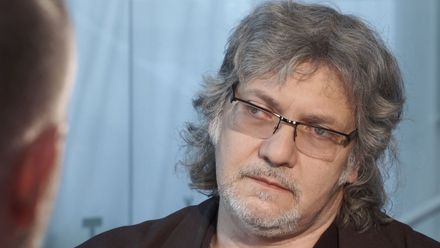 Zprávy o ještěřích lidech a chemtrails? Lidé mají právo na informace z různých stran, říká Žantovský