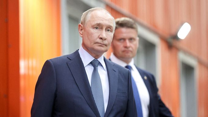 „Merz chce opět nacistická hesla v ulicích.“ Putin a spol. předvádějí diplomatickou kamufláž už půl roku.
