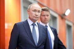 Putinova kamufláž pro vítězství stačit nebude. Blíží se konec hry, tvrdí analytik