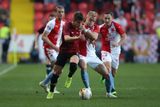 Sparta a Slavia na sebe v poháru narazily deset dní po ligovém derby, které skončilo remízou 1:1. Od začátku hrál Mick van Buren a sváděl mimo jiné souboje s mladým Adamem Hložkem.