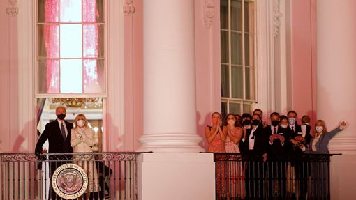 S prezidentem Bidenem sledovala z Bílého domu oslavy i část jeho rodiny.