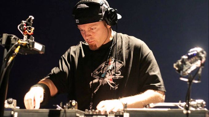 DJ Shadow zahraje 21. června v MeetFactory v rámci festivalu United Islands of Prague.