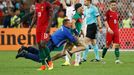 Euro 2016, Polsko-Portugalsko: portugalský výtržník na hřišti