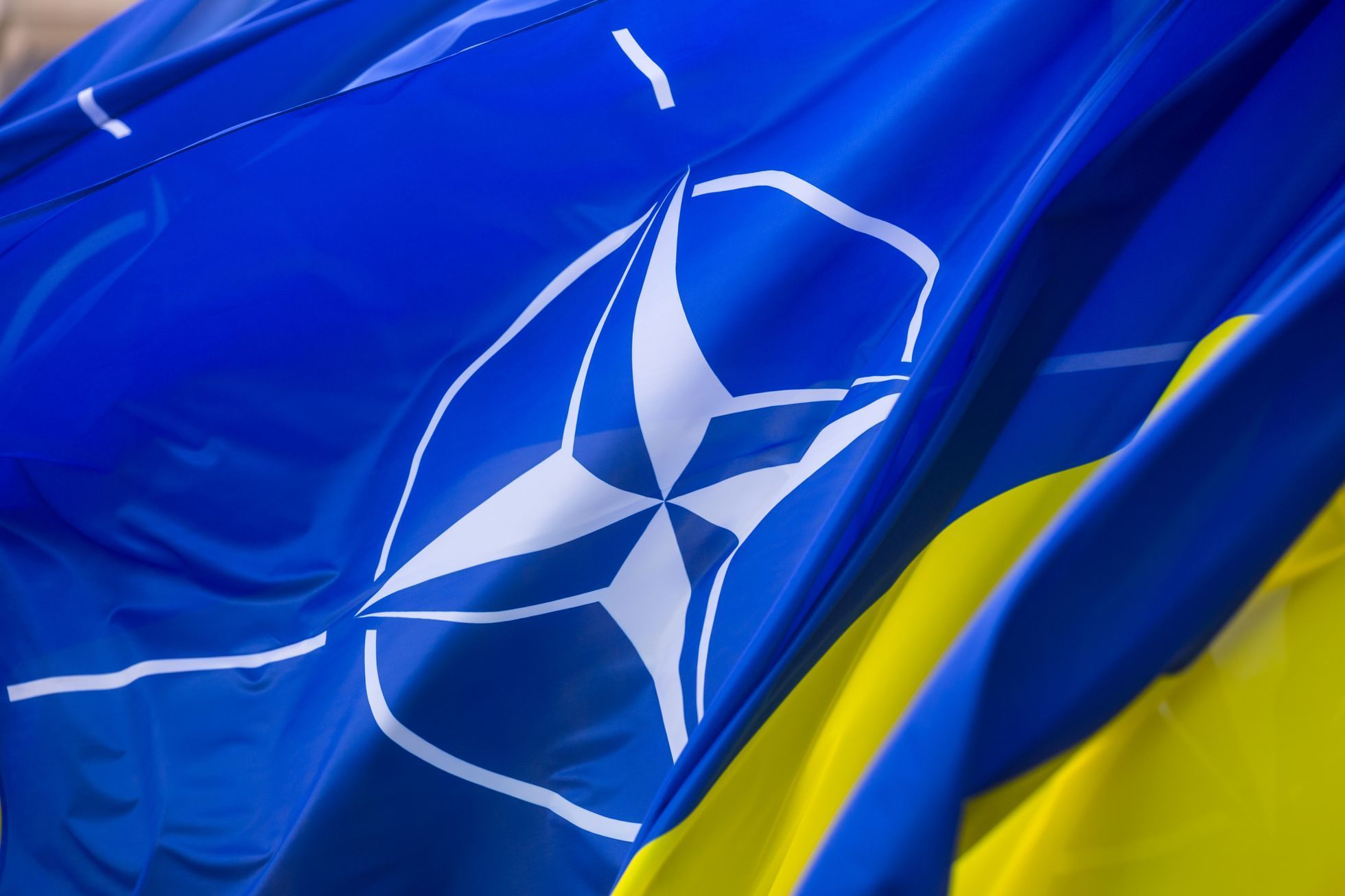 NATO / Vlajka / Ukrajina / Ilustrační snímek / Shutterstock